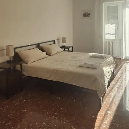 Large In Garbatella Near The Center Of * Ρώμη